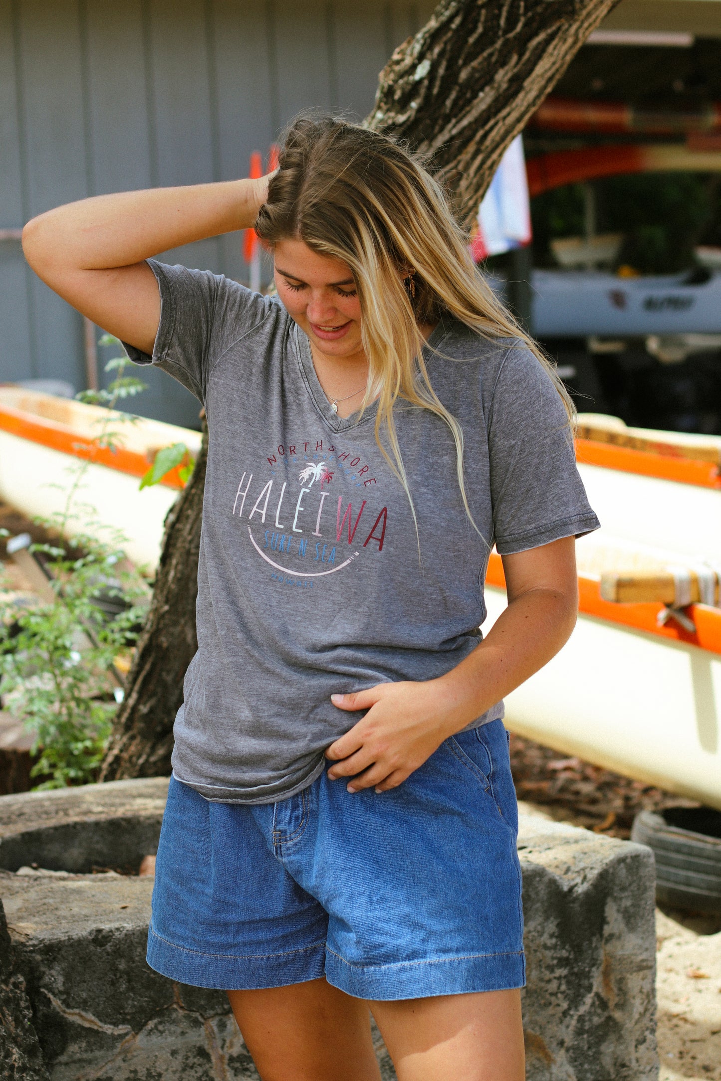 SNS AGENDA PALMS VNECK TEE