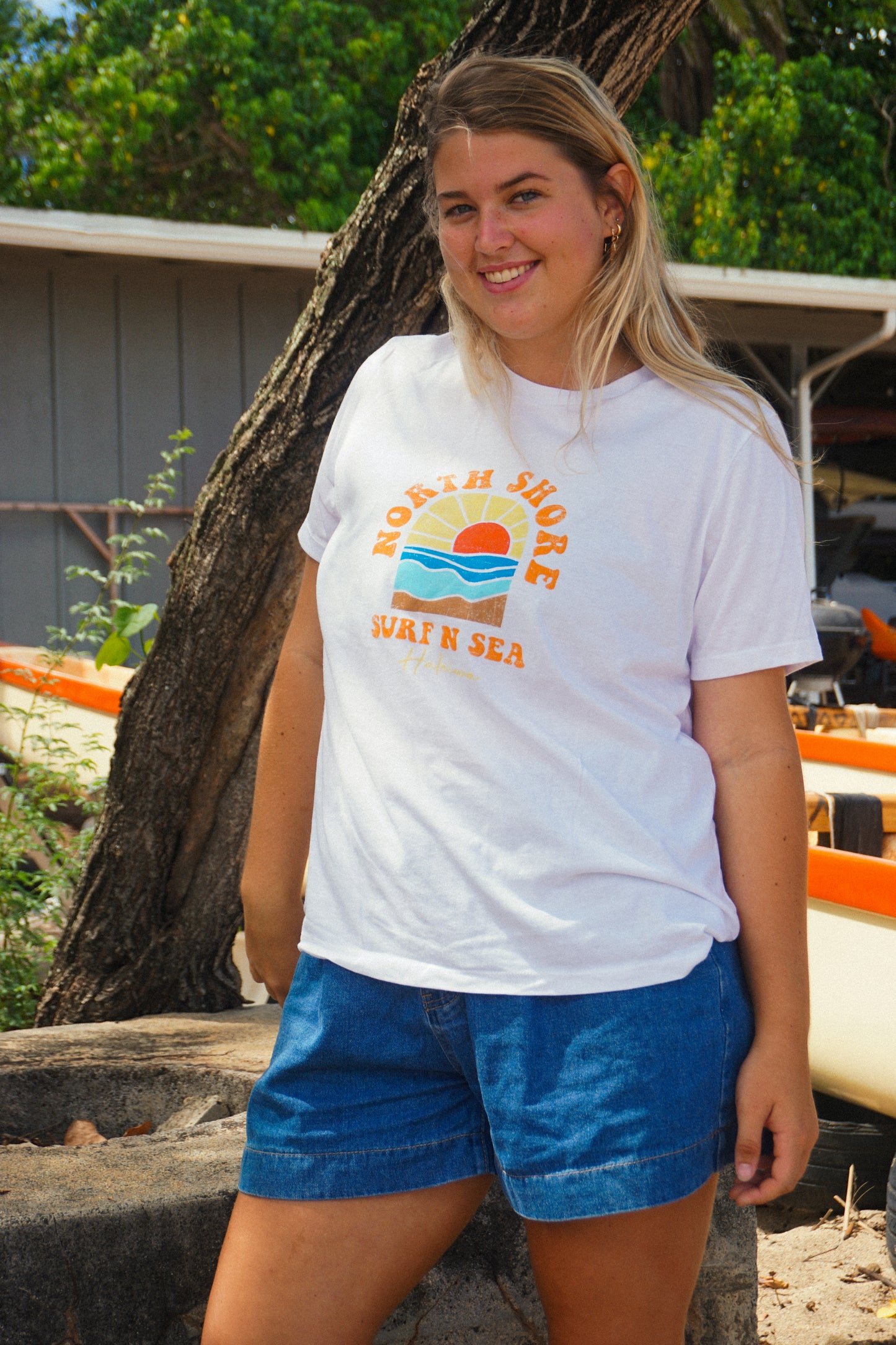 SNS WOMENS WITH THE TIDE TEE