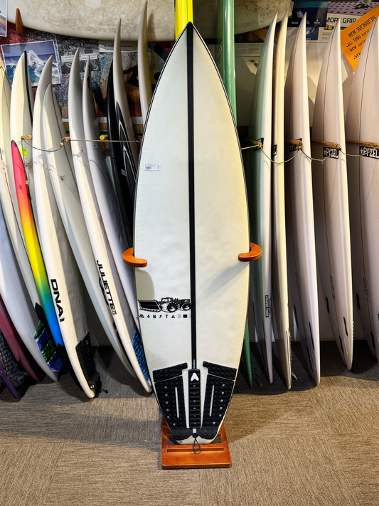 J S   5'7"      63963