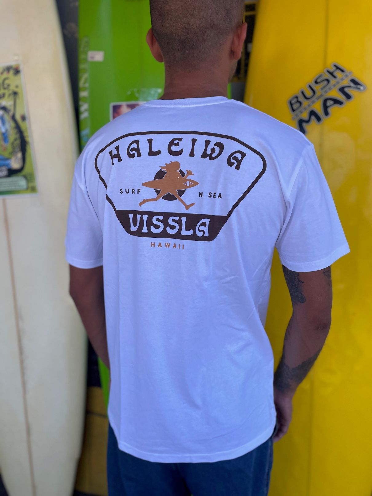 VISSLA SNS HALEIWA BADGE TEE