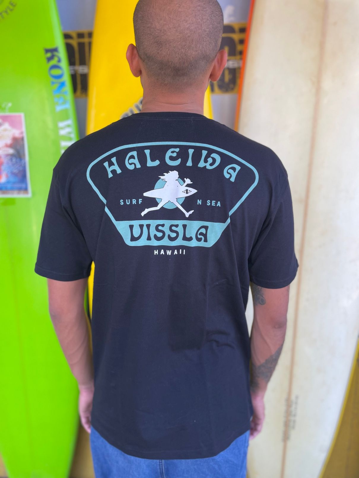 VISSLA SNS HALEIWA BADGE TEE