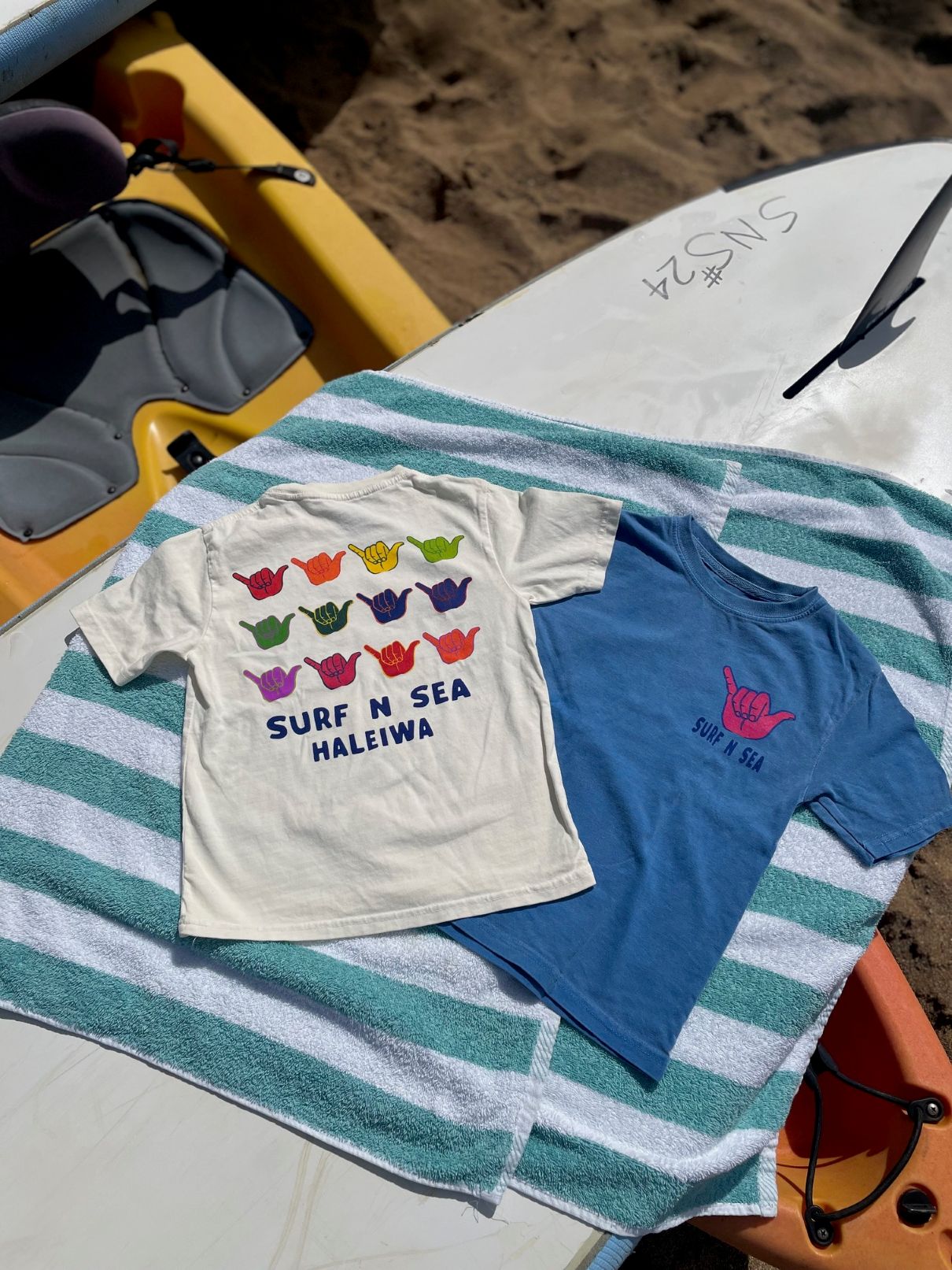 SNS YTH SHAKA HANDS TEE